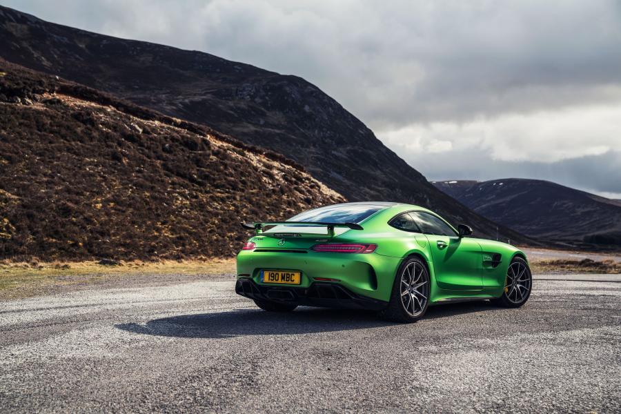  Mercedes-AMG GT R 2017 года  (UK) (фото 7 из 40)